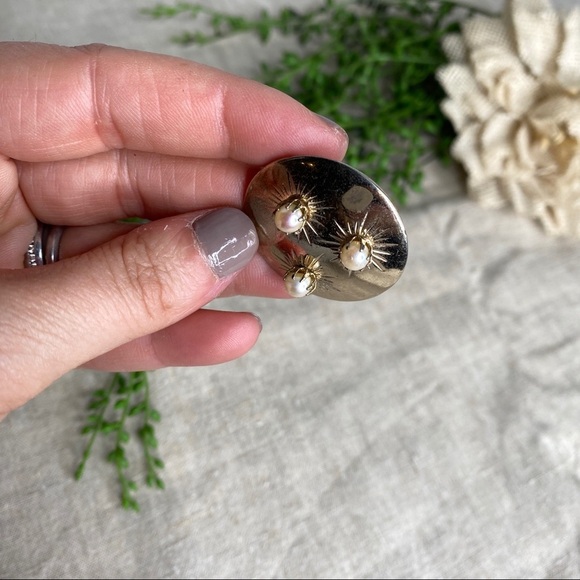 Vintage Round 3 Prong Set Pearls Starburst Silver MCM Functional Brooch 1.25" - Picture 3 of 10